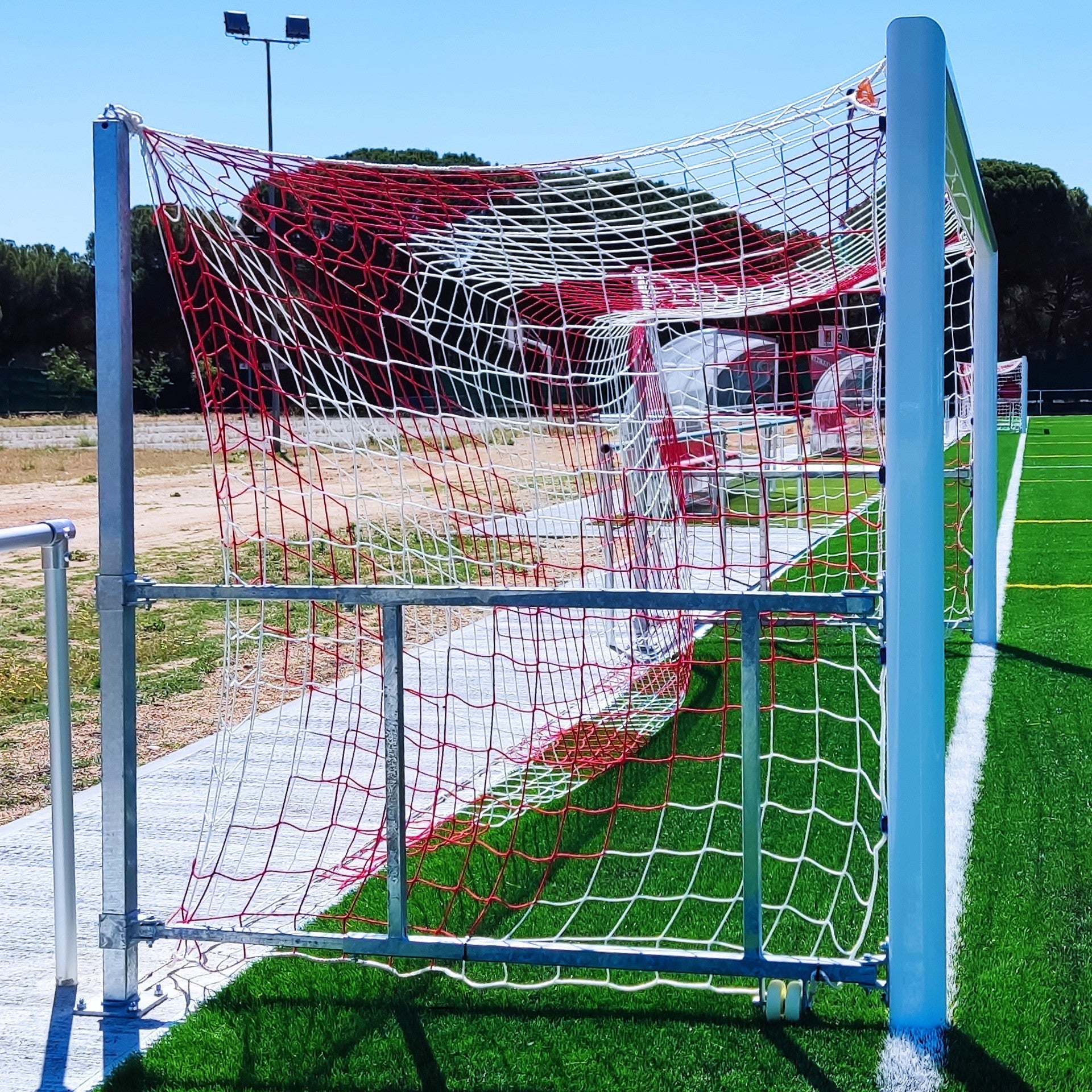 JUEGO PORTERÍAS ALUMINIO FÚTBOL 11  120X100 ABATIBLES CON ARQUILLOS GALVANIZADOS EN CALIENTE