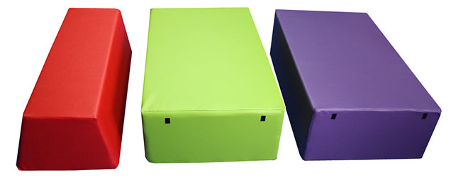 PLINTON DESMONTABLE PIRAMIDAL DE ESPUMA -TRES PIEZAS- 100X60X90CM